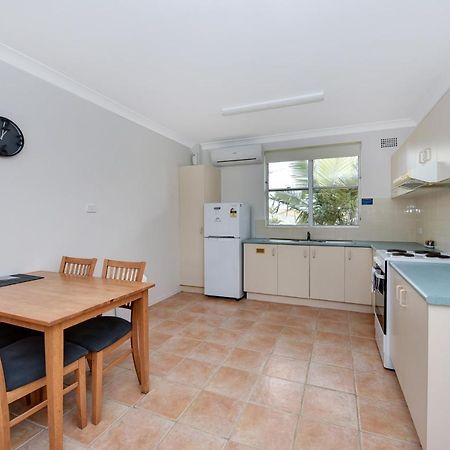 Oxley Cove Holiday Apartment Порт-Маккуори Экстерьер фото