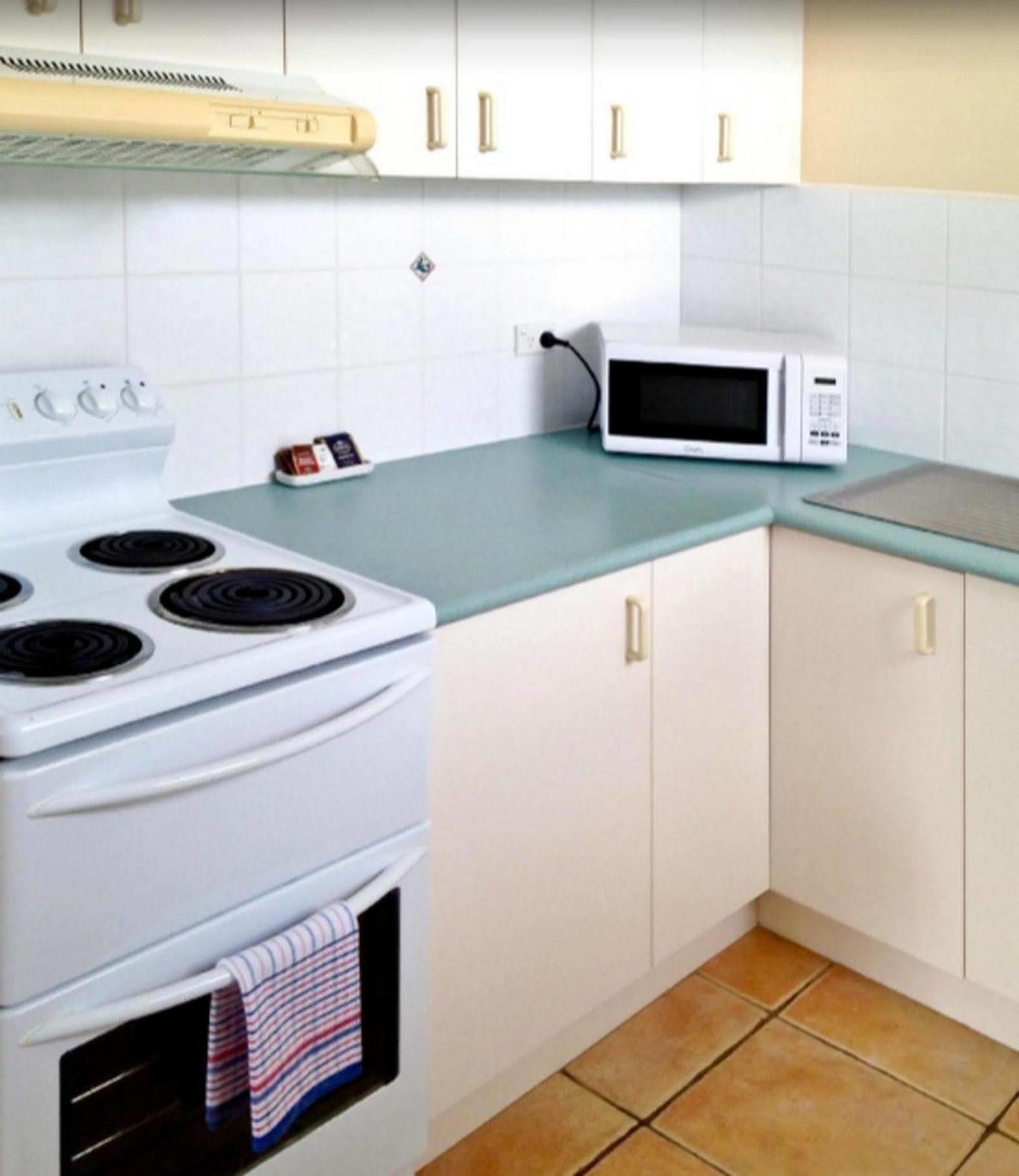 Oxley Cove Holiday Apartment Порт-Маккуори Экстерьер фото